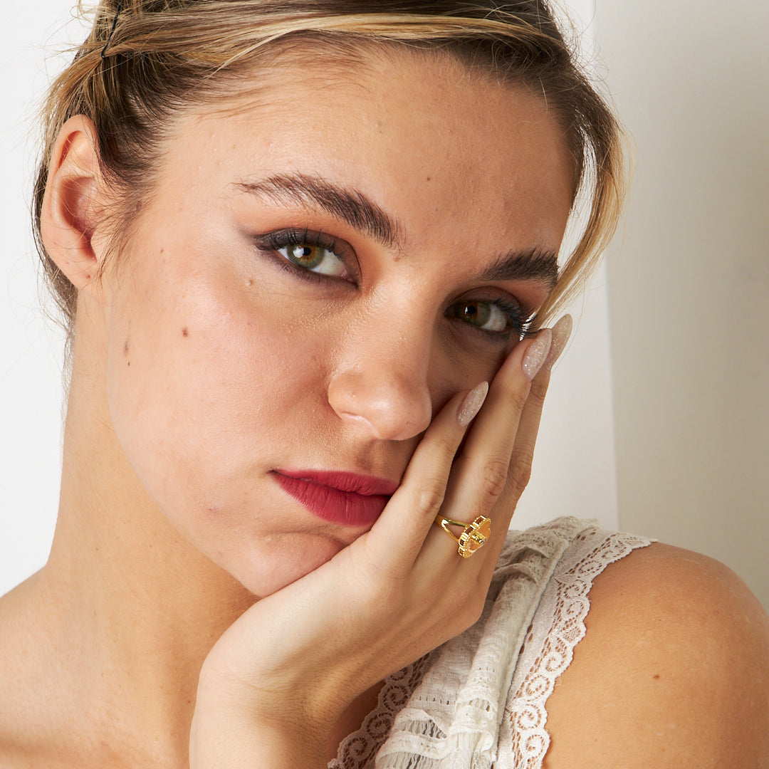 Tek Taşlı Büyük Yonca Yüzük - 925 GÜMÜŞ