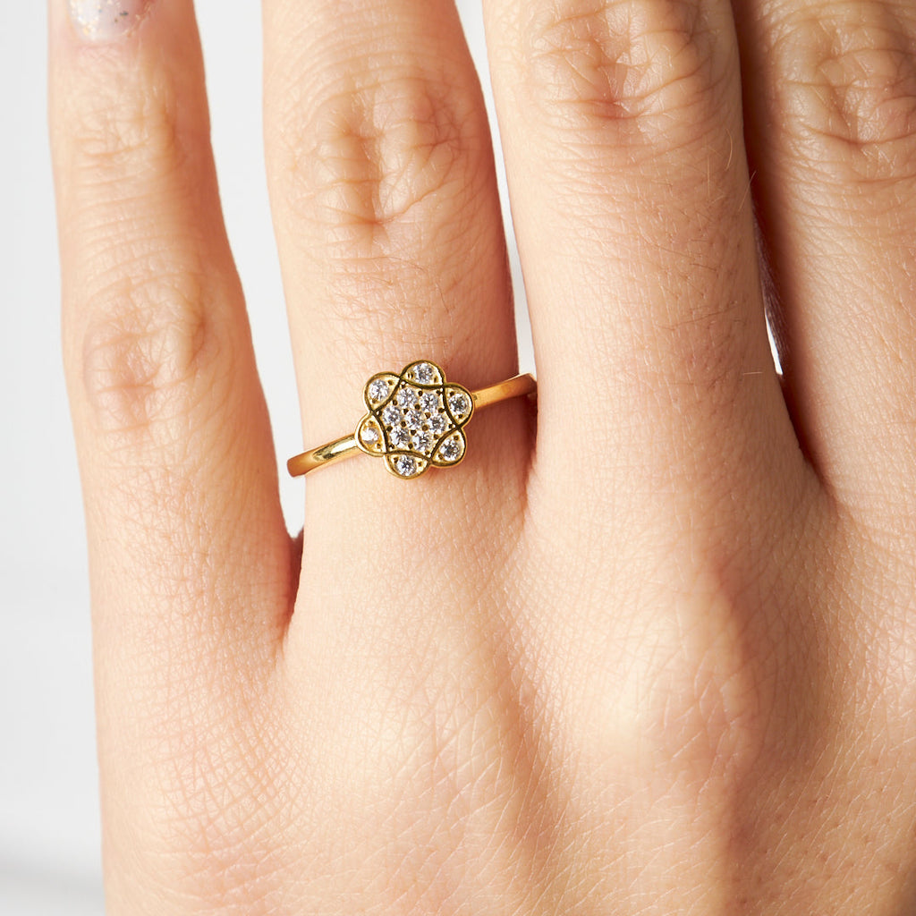 Elmas Çiçekli Yüzük - 925 GÜMÜŞ