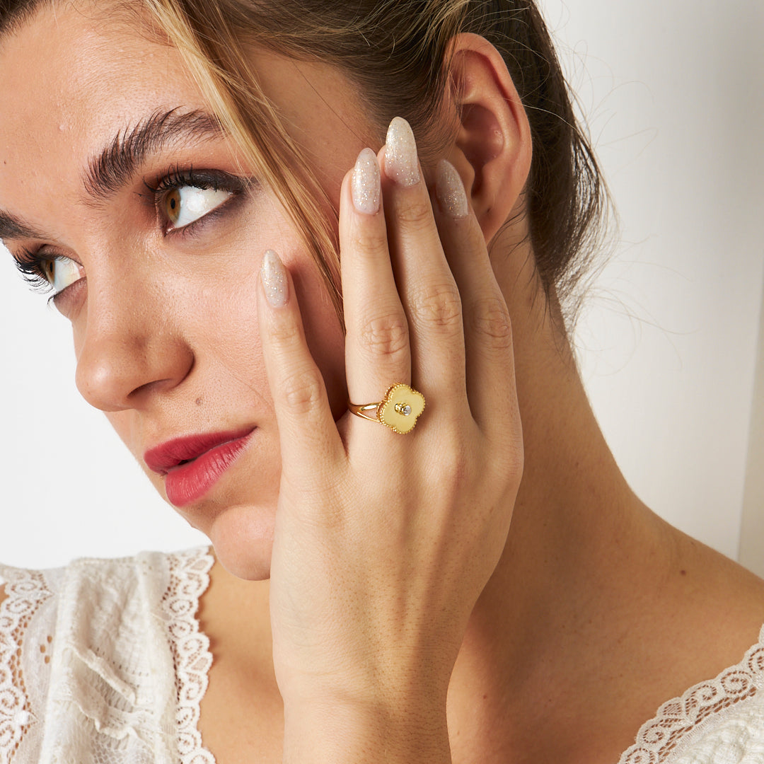 Tek Taşlı Büyük Yonca Yüzük - 925 GÜMÜŞ