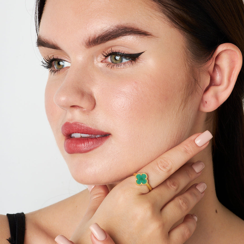 Yeşil Taşlı Yonca Yüzük - 925 GÜMÜŞ