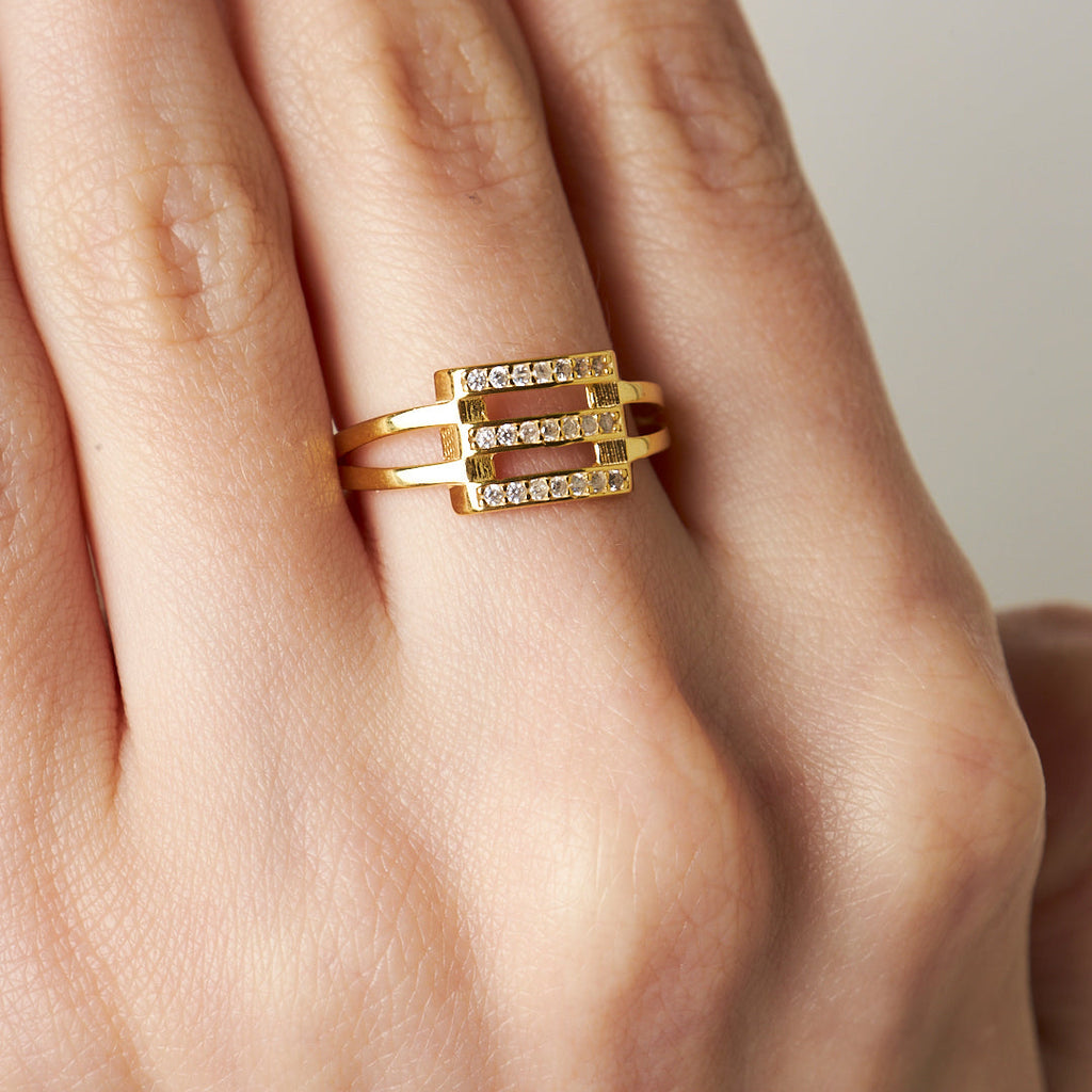 Sıra Taşlı Üçlü Nervürlü Yüzük - 925 GÜMÜŞ