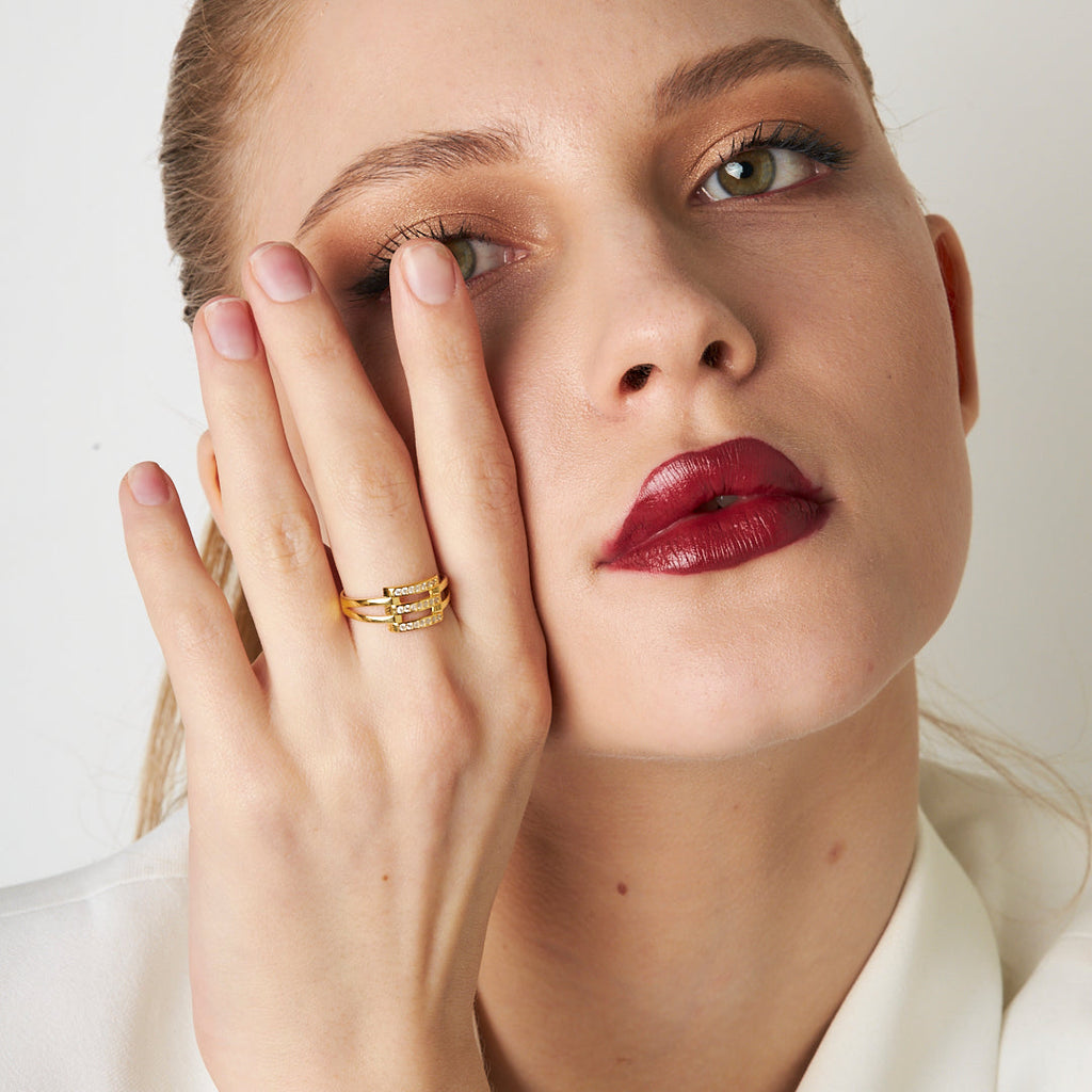 Sıra Taşlı Üçlü Nervürlü Yüzük - 925 GÜMÜŞ