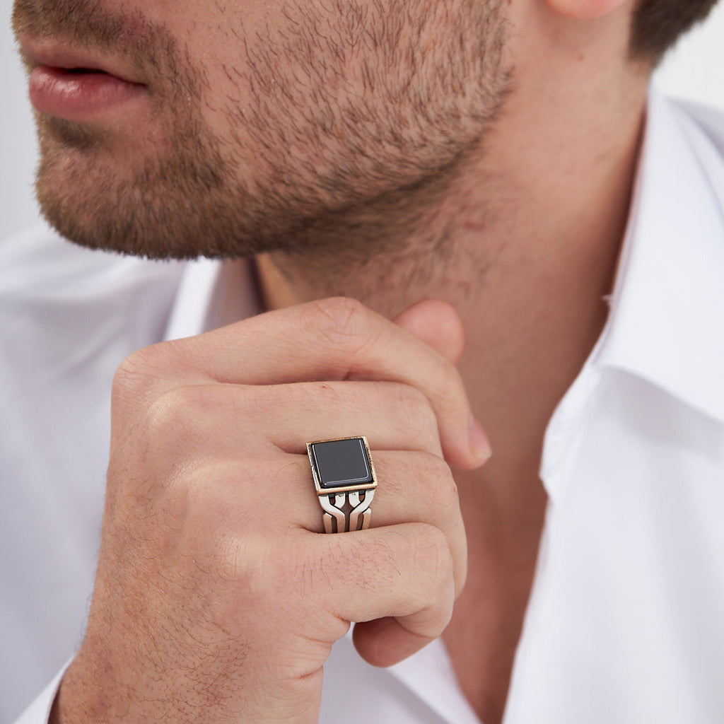 Siyah Kare Taşlı Örgü Model Yüzük - 925 GÜMÜŞ