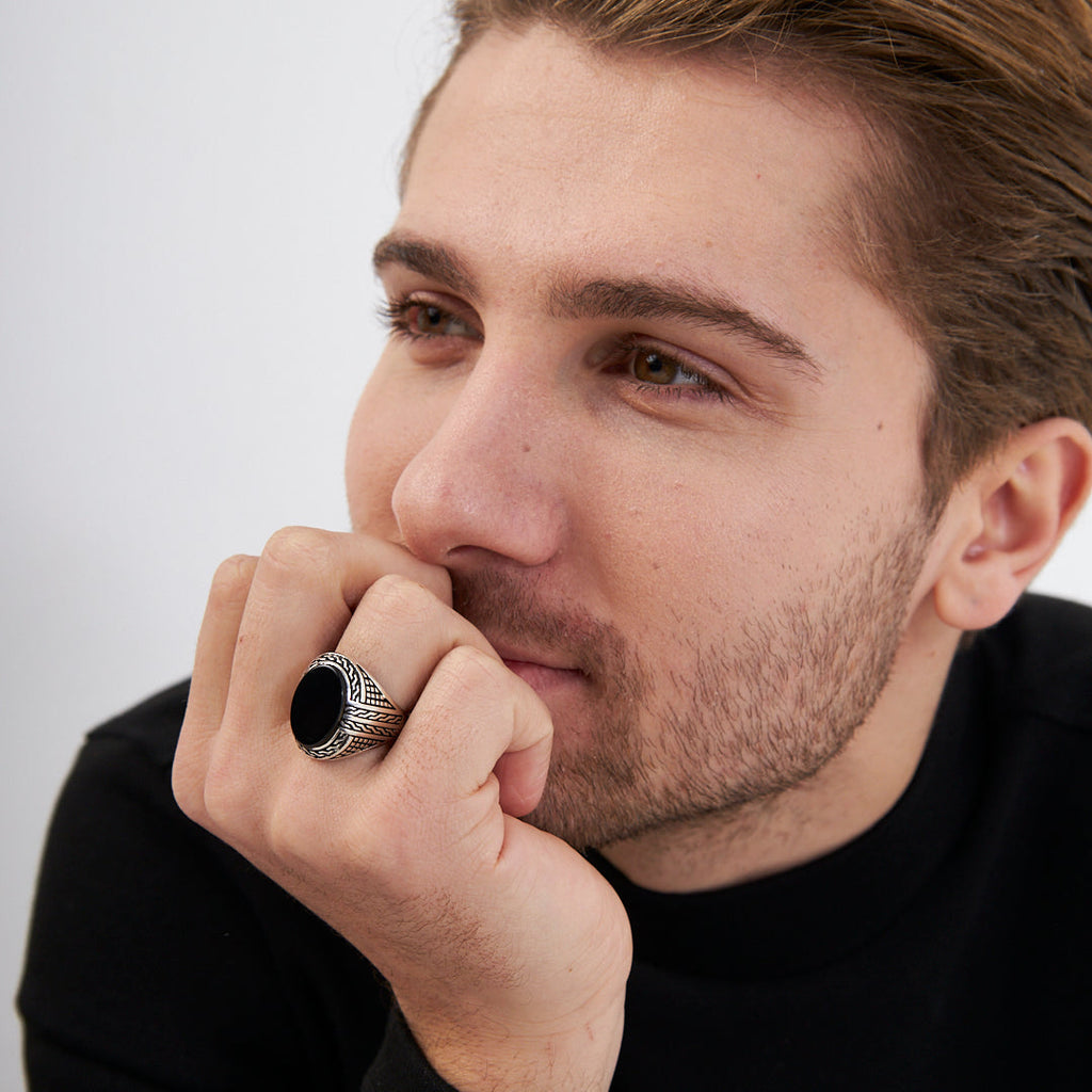 Çizgi Desenli Siyah Taşlı Yüzük - 925 GÜMÜŞ