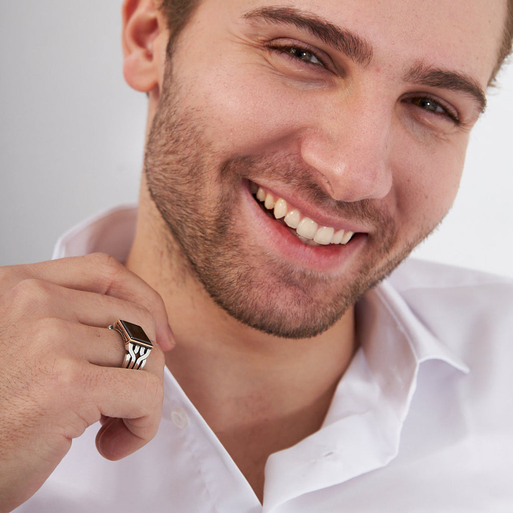 Siyah Kare Taşlı Örgü Model Yüzük - 925 GÜMÜŞ