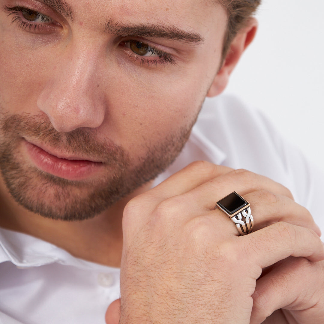 Siyah Kare Taşlı Örgü Model Yüzük - 925 GÜMÜŞ