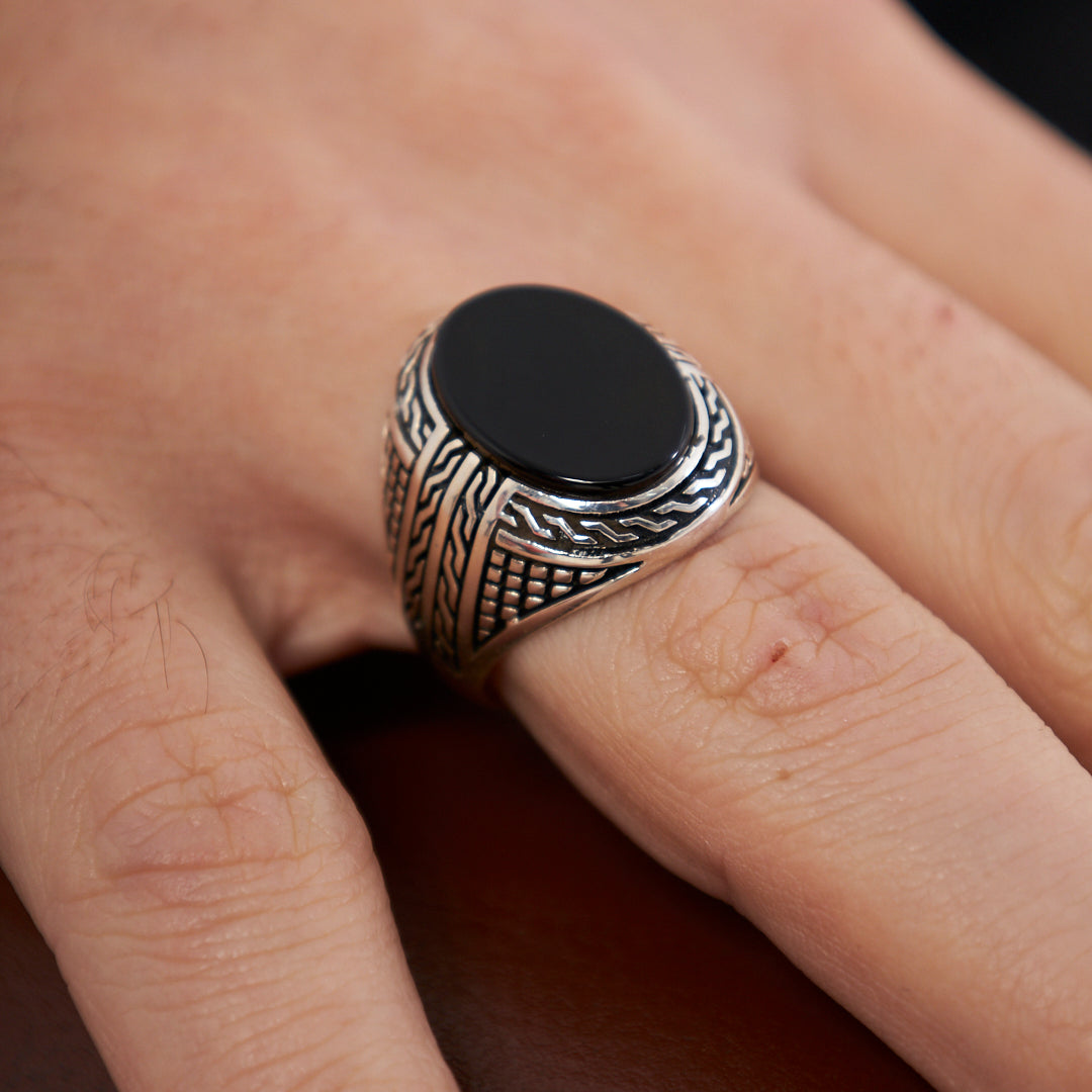 Çizgi Desenli Siyah Taşlı Yüzük - 925 GÜMÜŞ