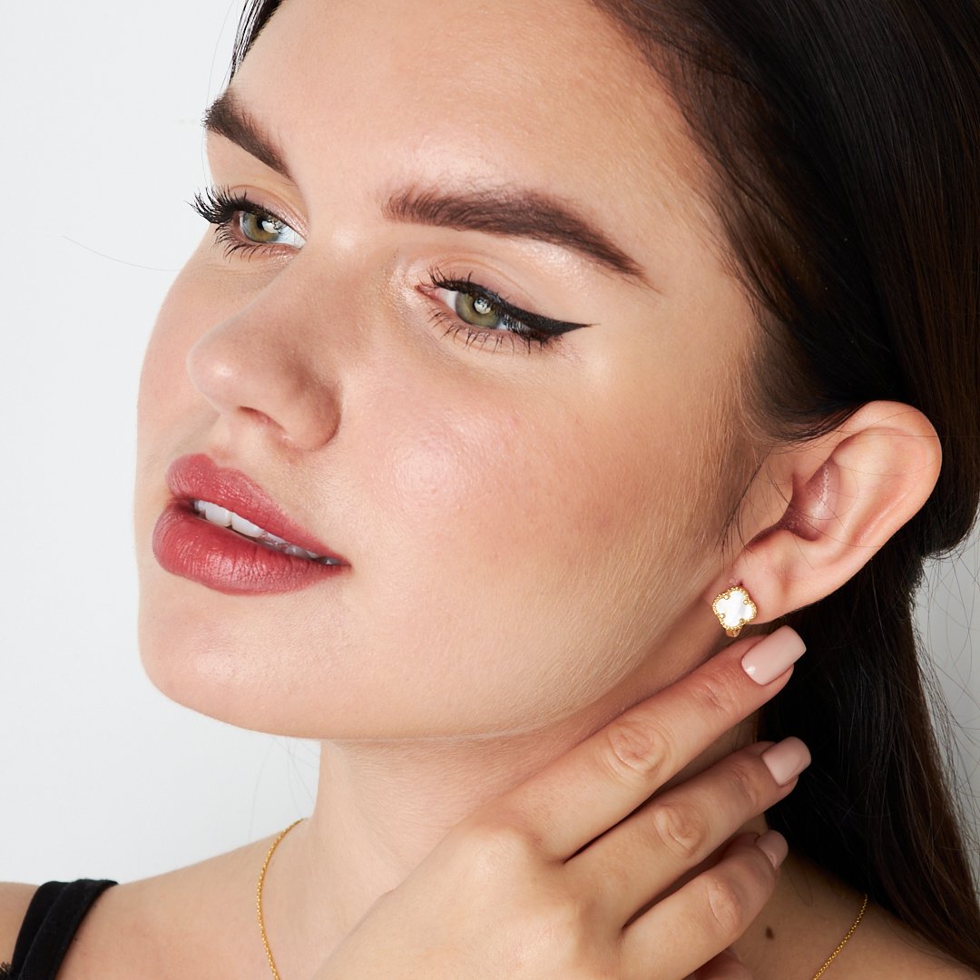 Beyaz Taşlı Yonca Yaprağı Küpe - 925 GÜMÜŞ