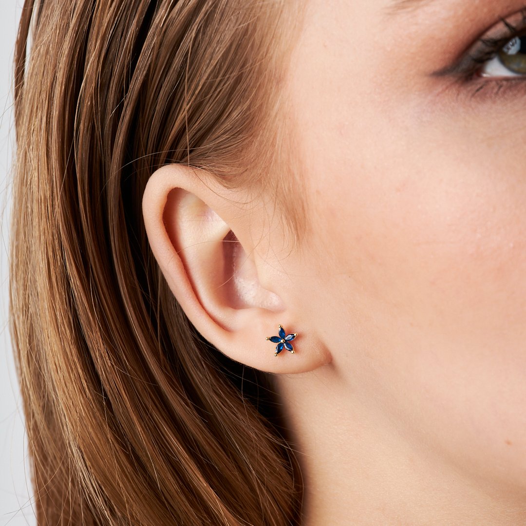 Beş Yapraklı Ve Renkli Taşlı Çiçek Piercingi - 925 GÜMÜŞ