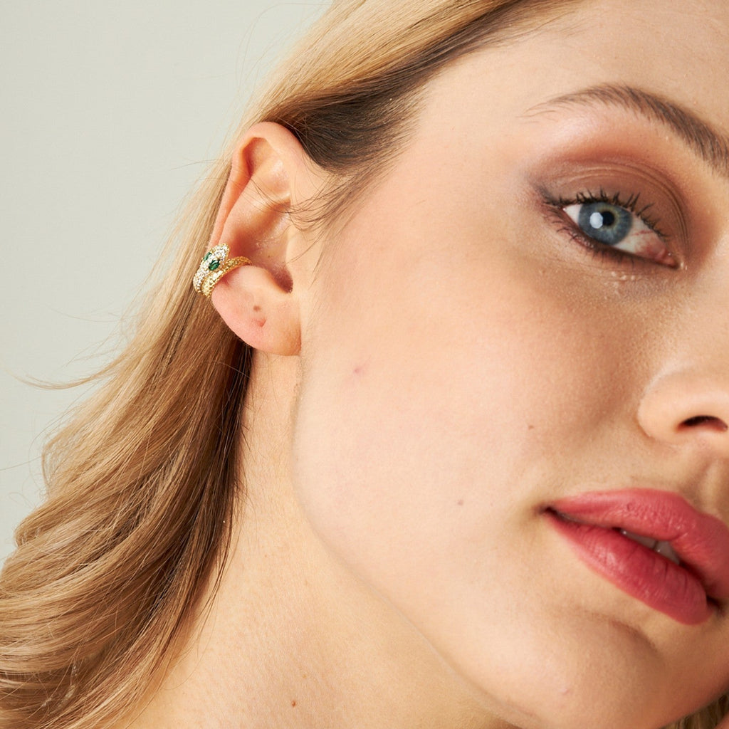 Yeşil Gözlü Yılan Kıkırdak Küpeleri - 925 GÜMÜŞ