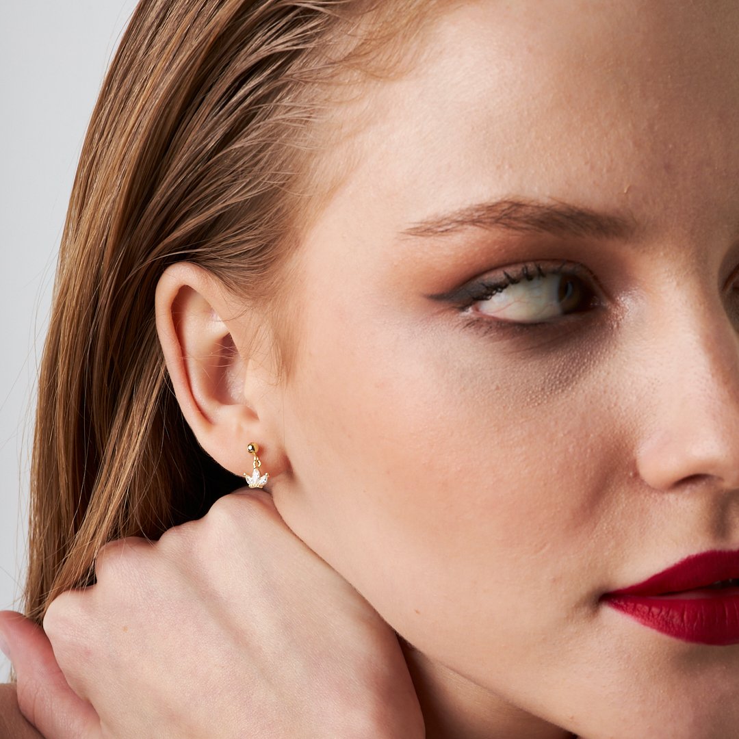 Küçük Beyaz Lotus Piercing - 925 GÜMÜŞ