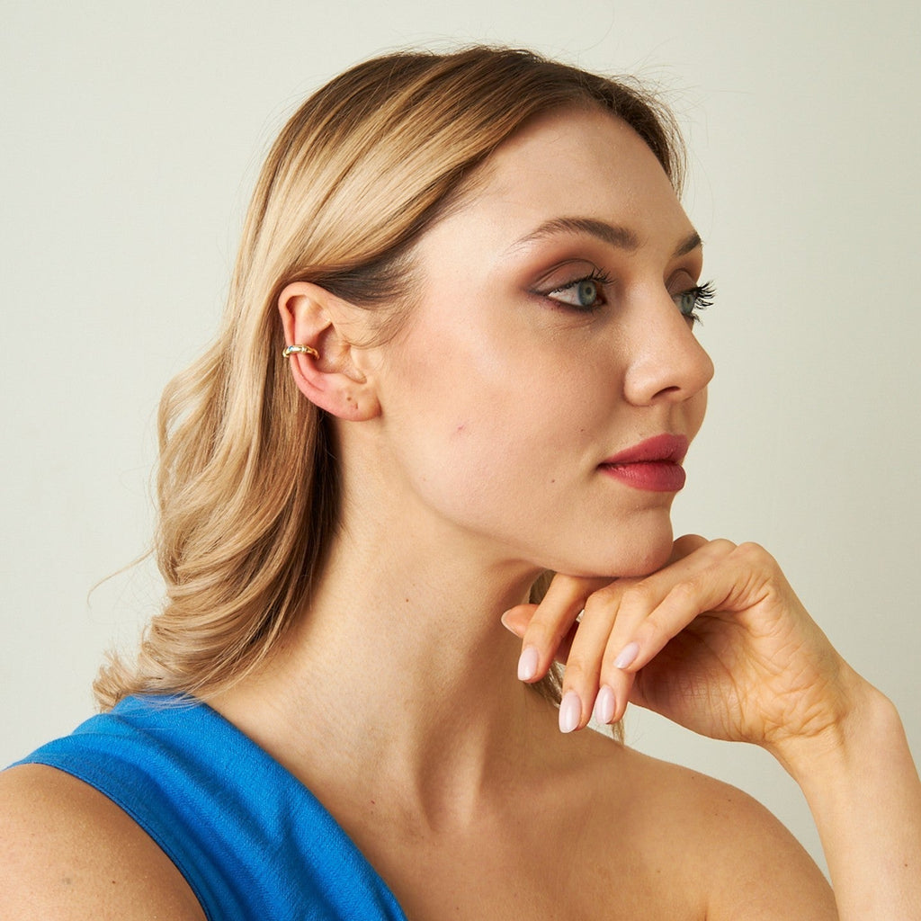 Agua Taşlı Kıkırdak Küpe Model2 - 925 GÜMÜŞ