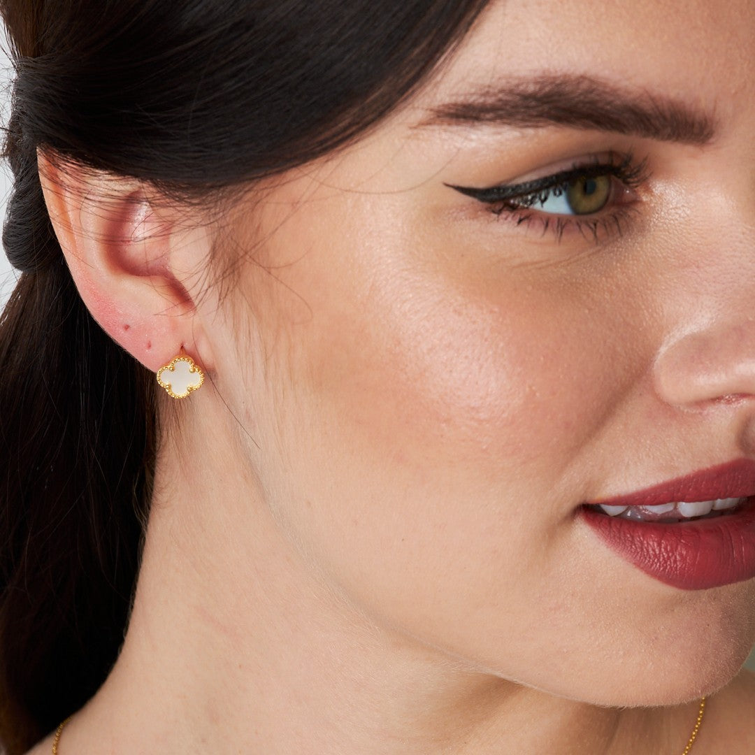 Beyaz Taşlı Yonca Yaprağı Küpe - 925 GÜMÜŞ