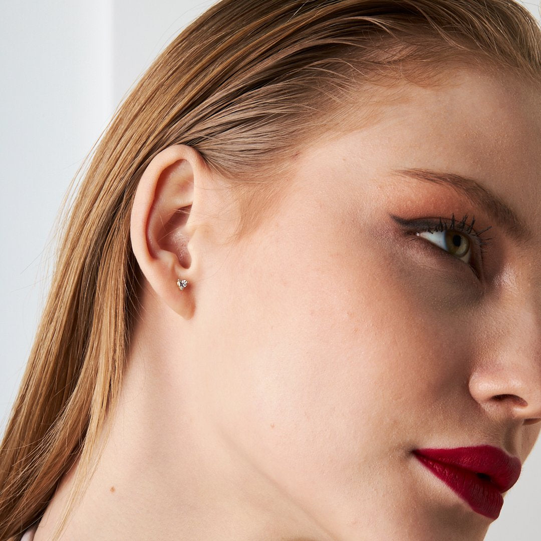 Kalp Taşlı Piercing - 925 GÜMÜŞ