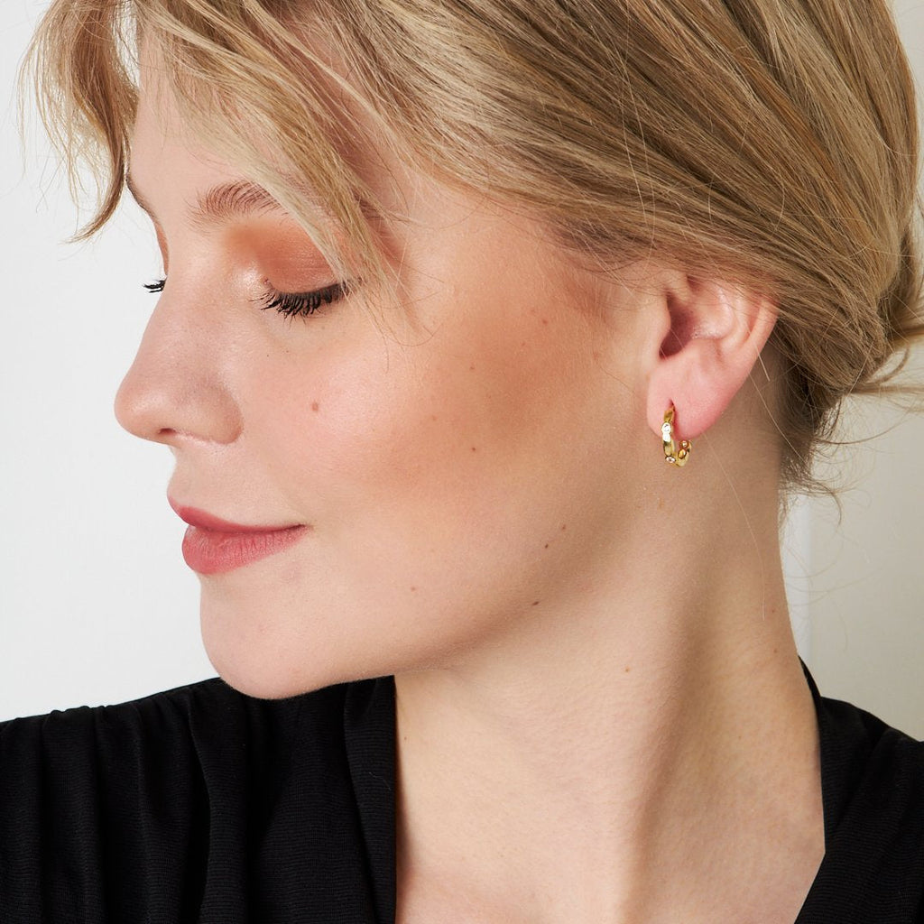 Dört Taşlı Şık Halka Küpe - 925 GÜMÜŞ