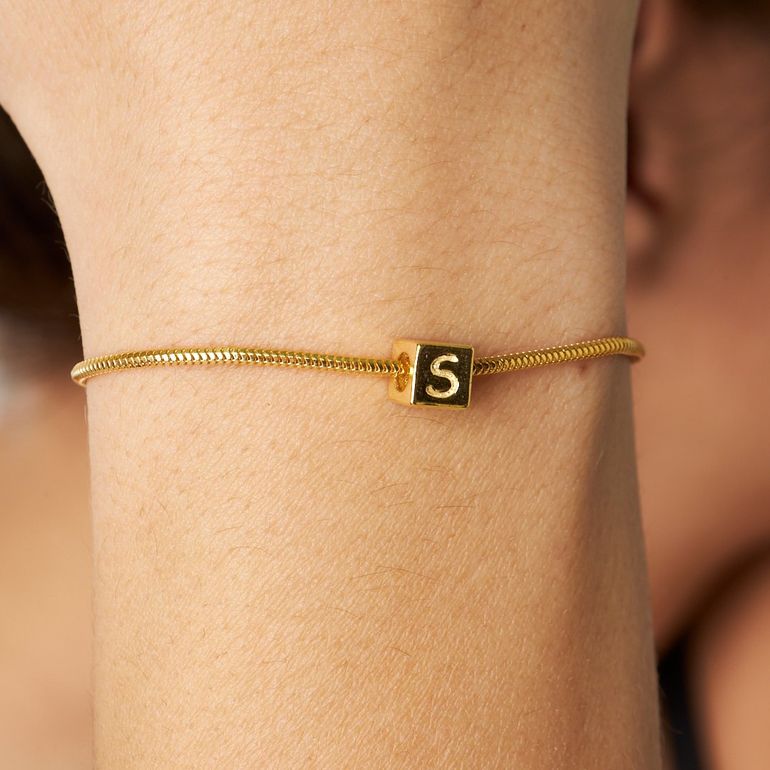 Küp Harfli Zincir Bileklik - 925 GÜMÜŞ