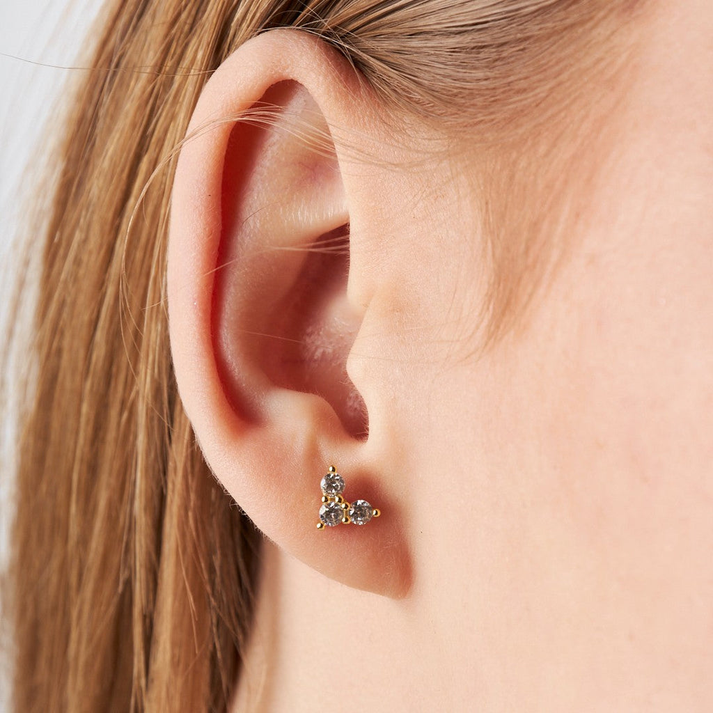 Sıra Taşlı Kalp Modeli Piercing - 925 GÜMÜŞ