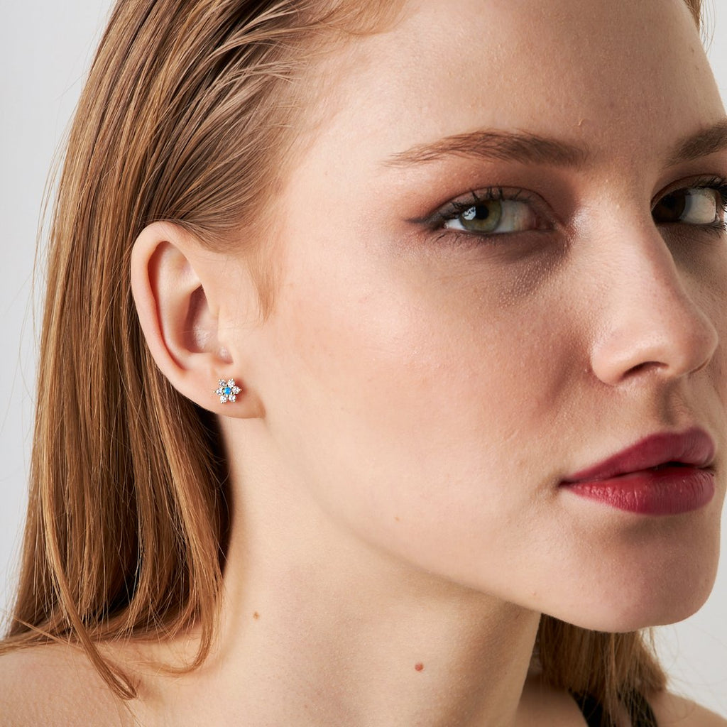 Rengarenk Taşlı Papatya Piercingi - 925 GÜMÜŞ