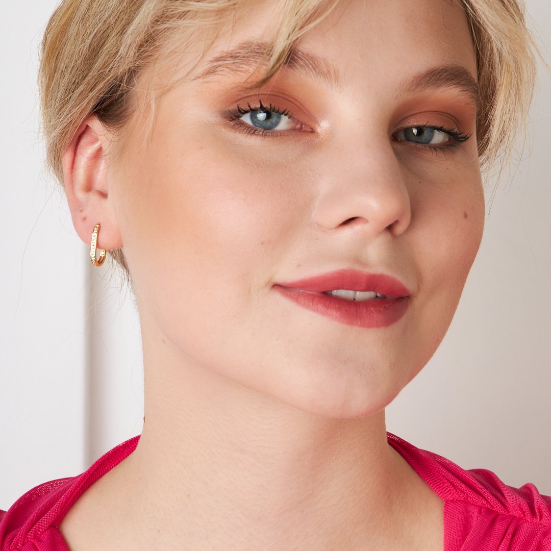 Taşlı Oval Halka Küpe - 925 GÜMÜŞ