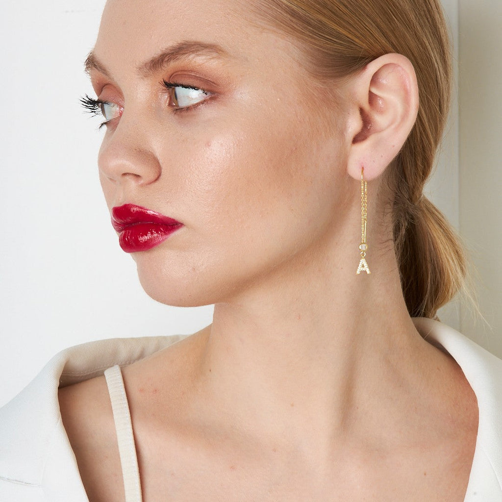 Zirkon Taşlı Sallantılı Harf Küpe - 925 GÜMÜŞ