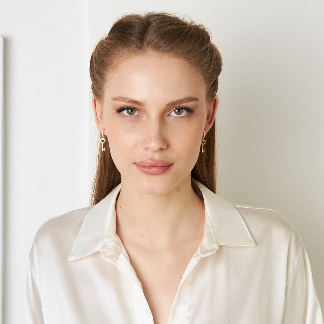 Kalpli Taşlı Anahtar Küpe - 925 GÜMÜŞ