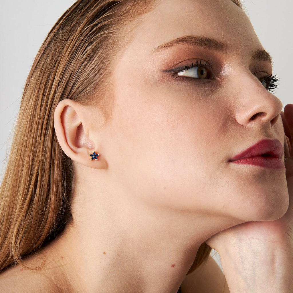 Beş Yapraklı Ve Renkli Taşlı Çiçek Piercingi - 925 GÜMÜŞ