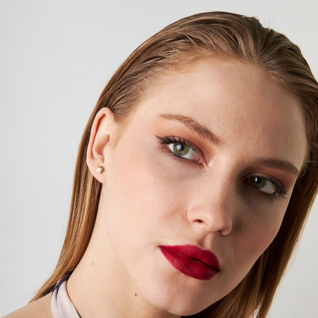 Ortasında Tek Taşlı Çiçek Piercing - 925 GÜMÜŞ