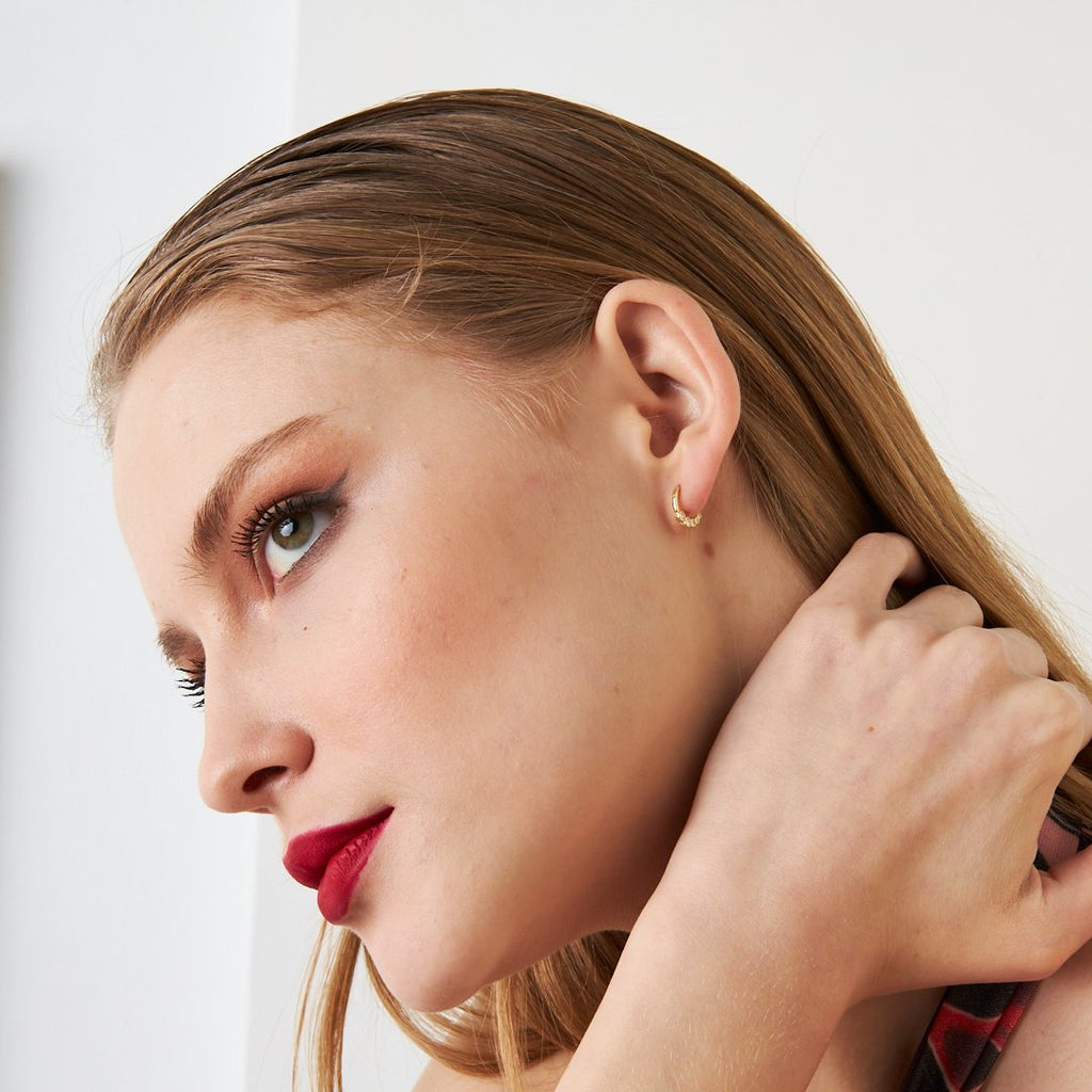 Oval Taşlarla Yuvarlak Piercing - 925 GÜMÜŞ