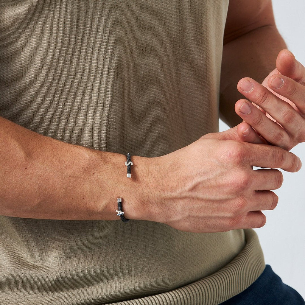 Harfli Siyah Hasır Bileklik - 925 GÜMÜŞ