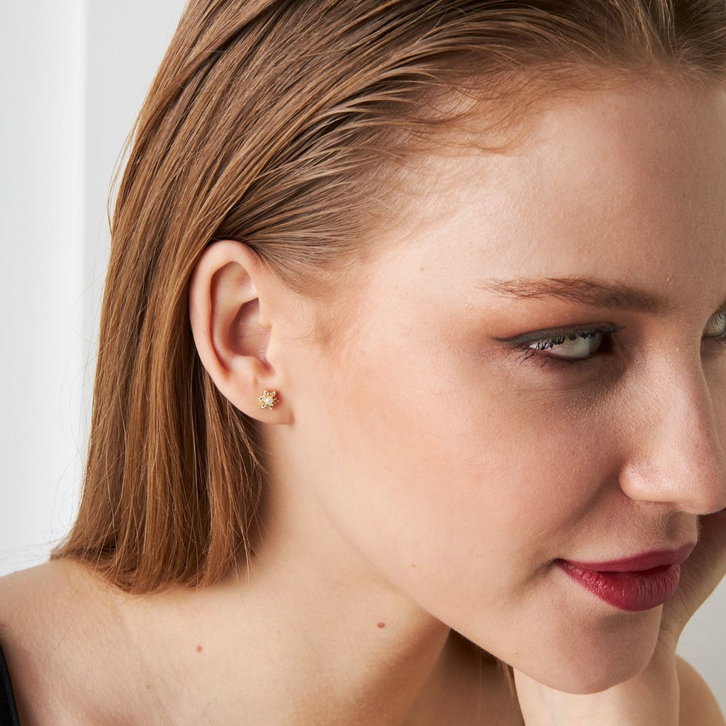 İnci Taşlı Çiçek Piercingi - 925 GÜMÜŞ