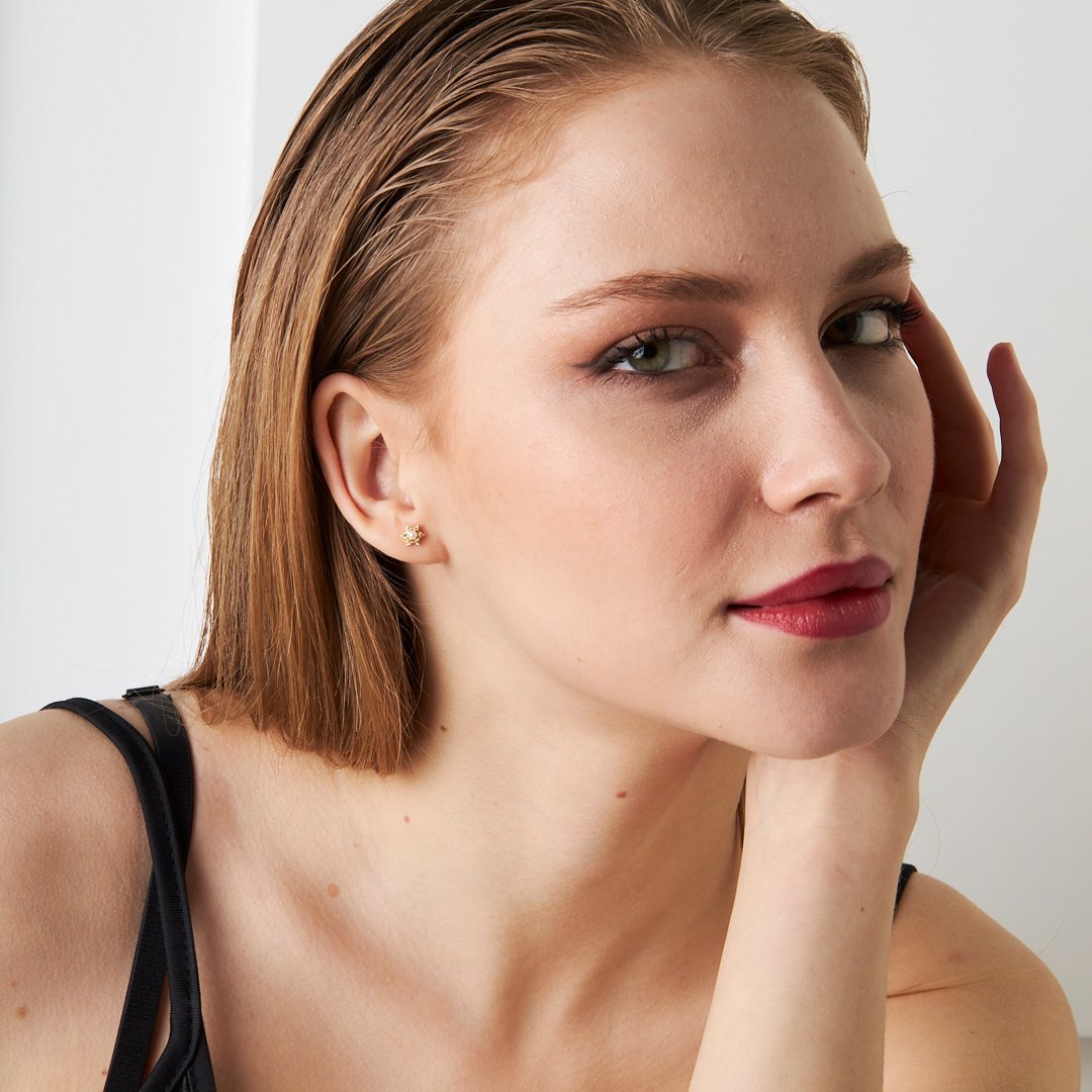 İnci Taşlı Çiçek Piercingi - 925 GÜMÜŞ