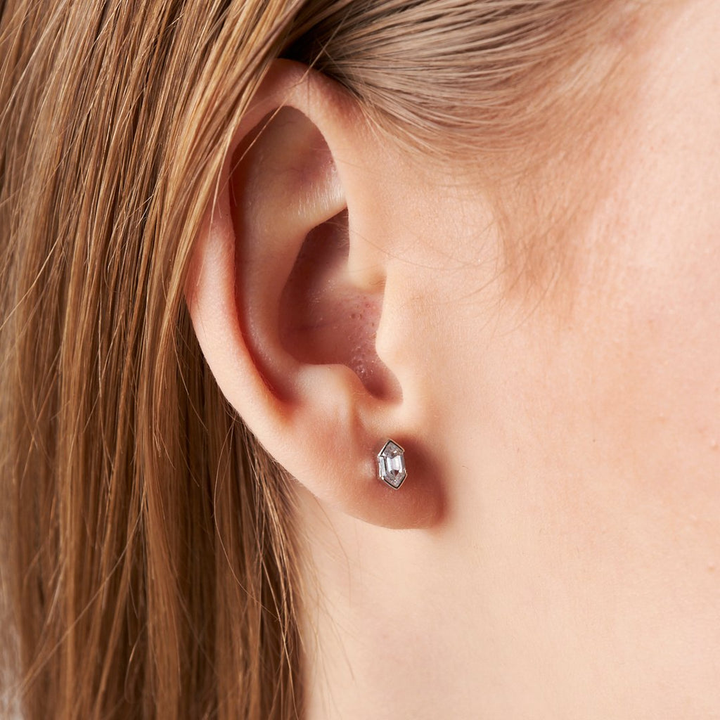 Altıgen Tek Taş Baget Piercing - 925 GÜMÜŞ