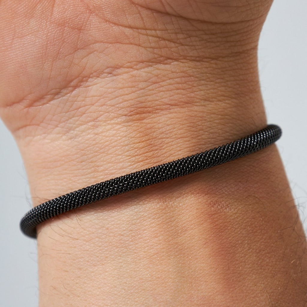 Harfli Siyah Hasır Bileklik - 925 GÜMÜŞ