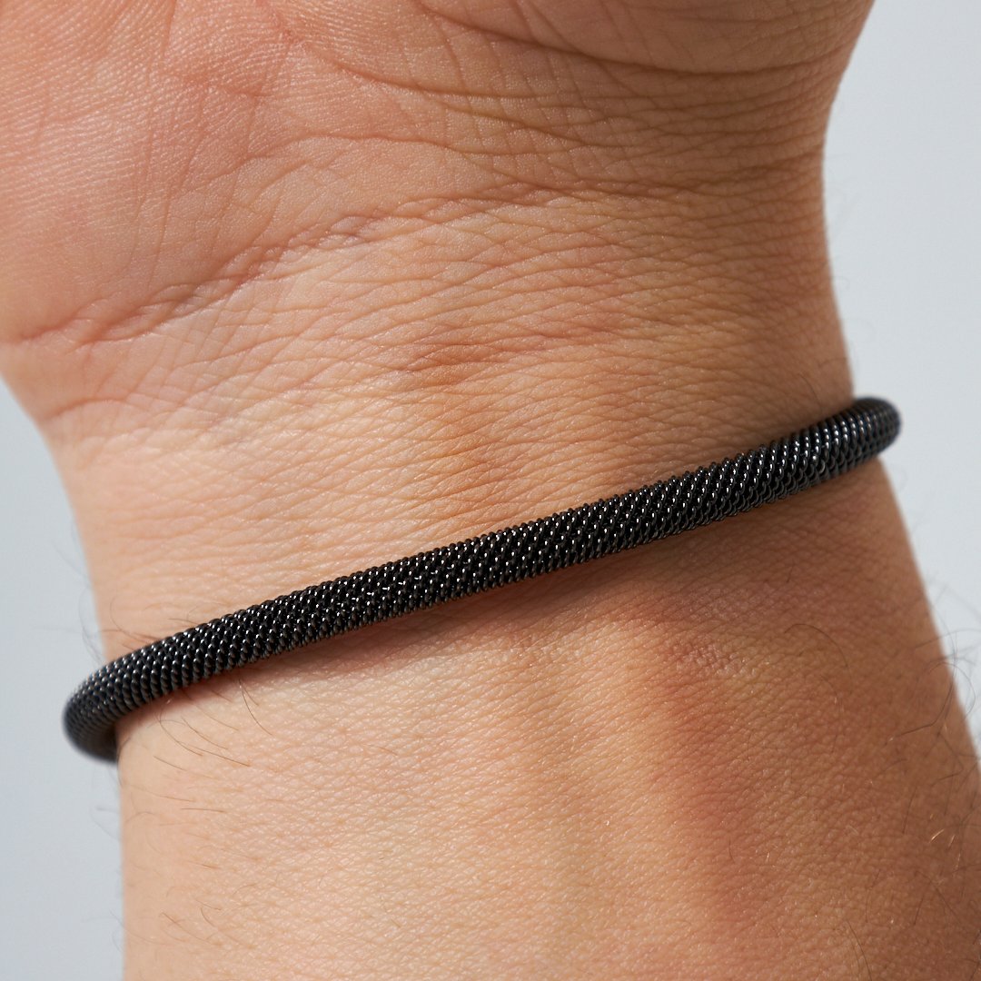 Harfli Siyah Hasır Bileklik - 925 GÜMÜŞ