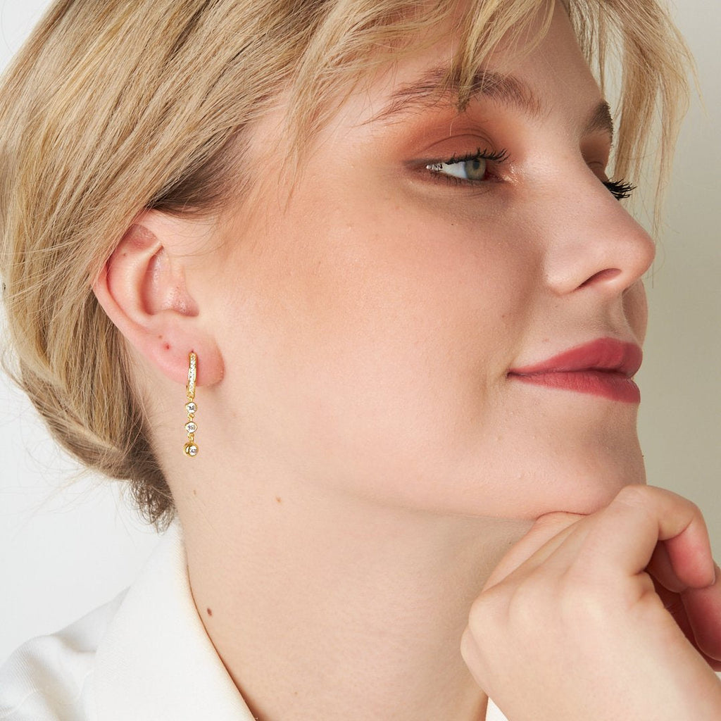 Sallantılı Üç Taşlı Küpe - 925 GÜMÜŞ