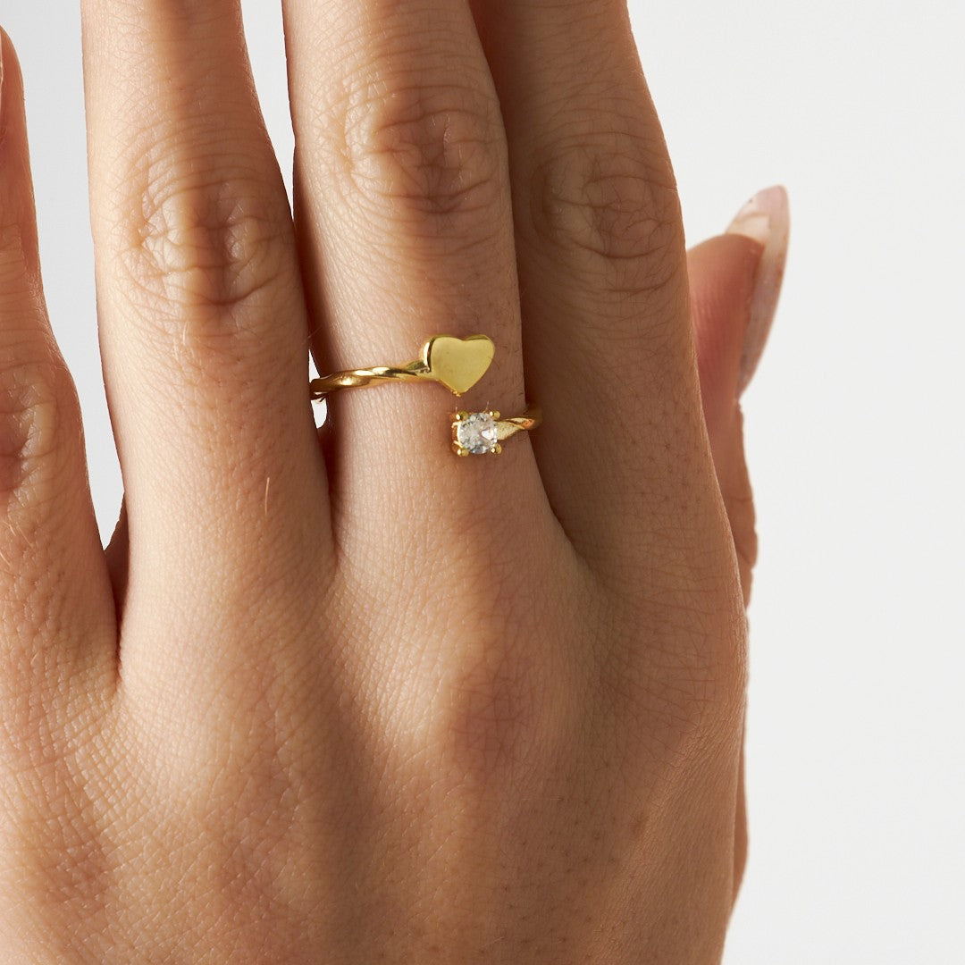 Tek Taş Bükümlü Kalp Yüzük - 925 GÜMÜŞ