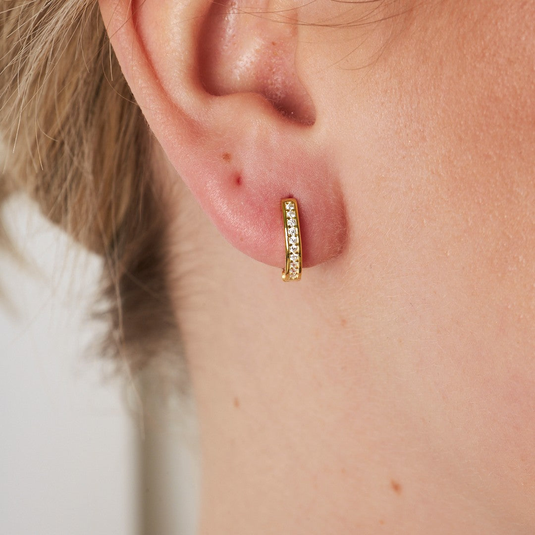 Sıra Taşlı Günlük Halka Küpe - 925 GÜMÜŞ