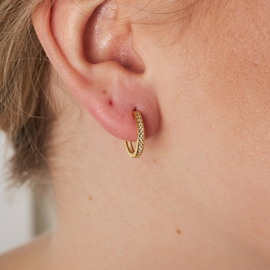 Tek Sıra Taşlı Küpeler - 925 GÜMÜŞ