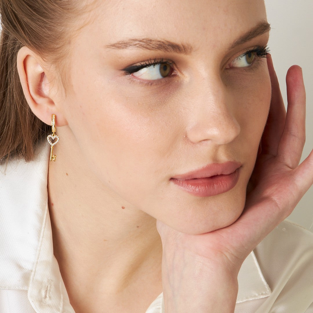 Kalpli Taşlı Anahtar Küpe - 925 GÜMÜŞ