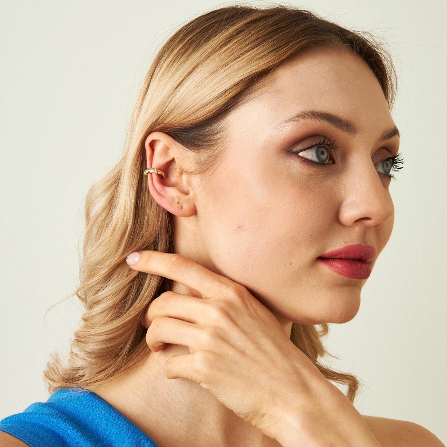 Agua Taşlı Kıkırdak Küpe Model2 - 925 GÜMÜŞ