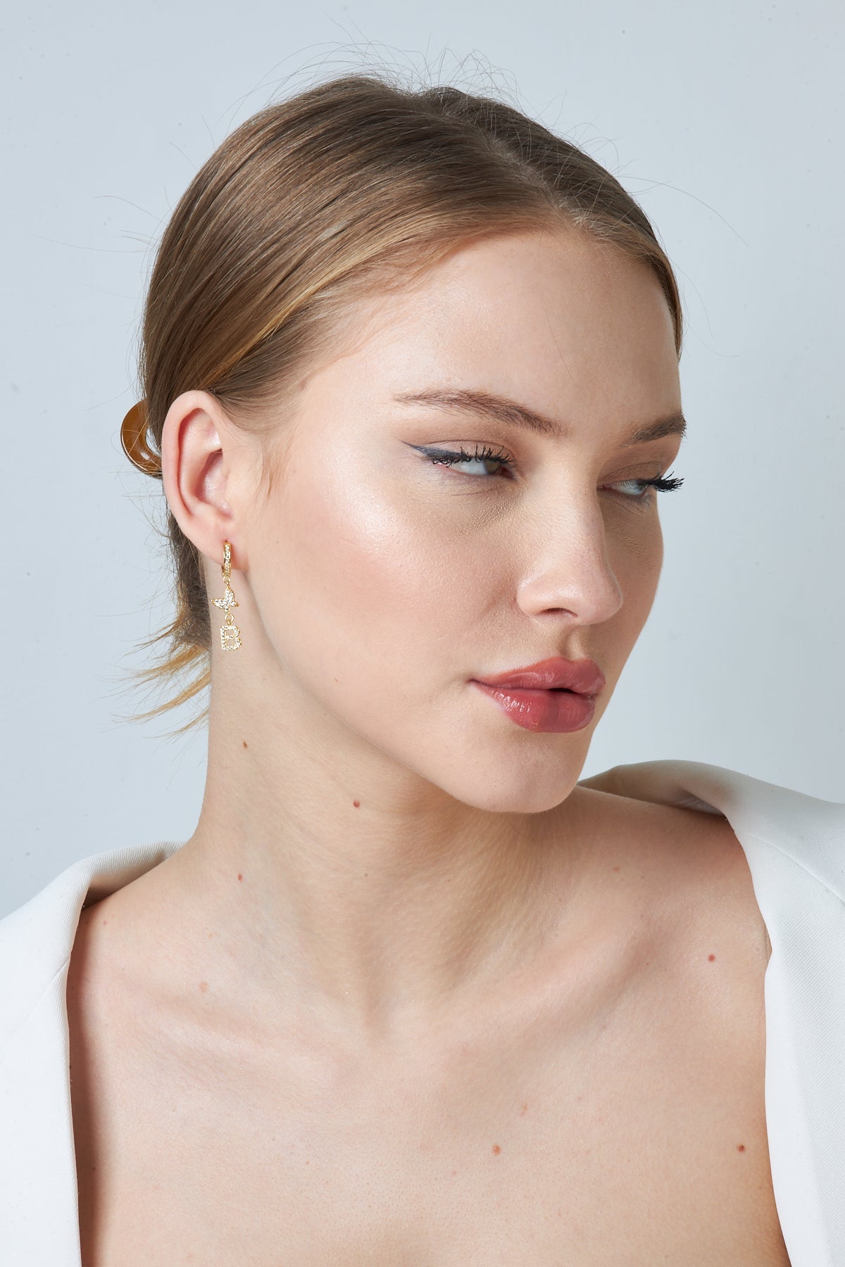 Taşlı Kelebekli Harf Küpe - 925 GÜMÜŞ